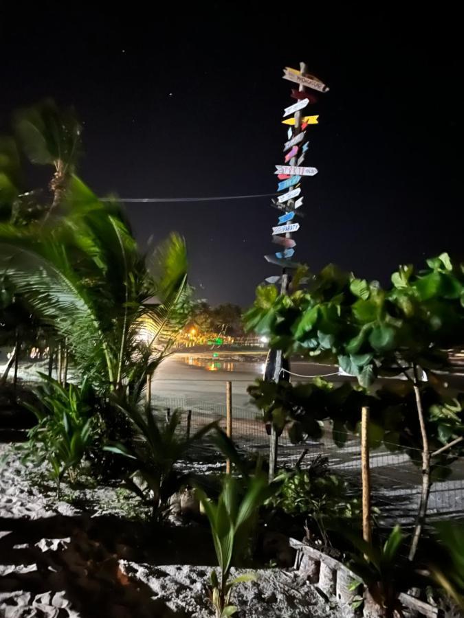 Vila Dos Gnomos Paraiso Mistico Pe Na Areia Ilhéus Exterior foto